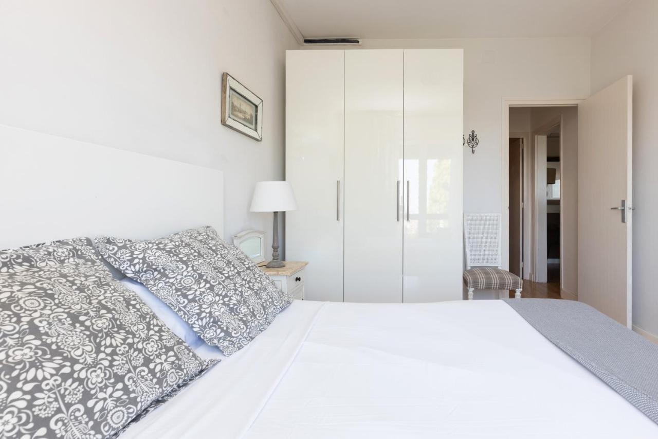 Lodging Apartments Guell Gaudi Barcellona Esterno foto