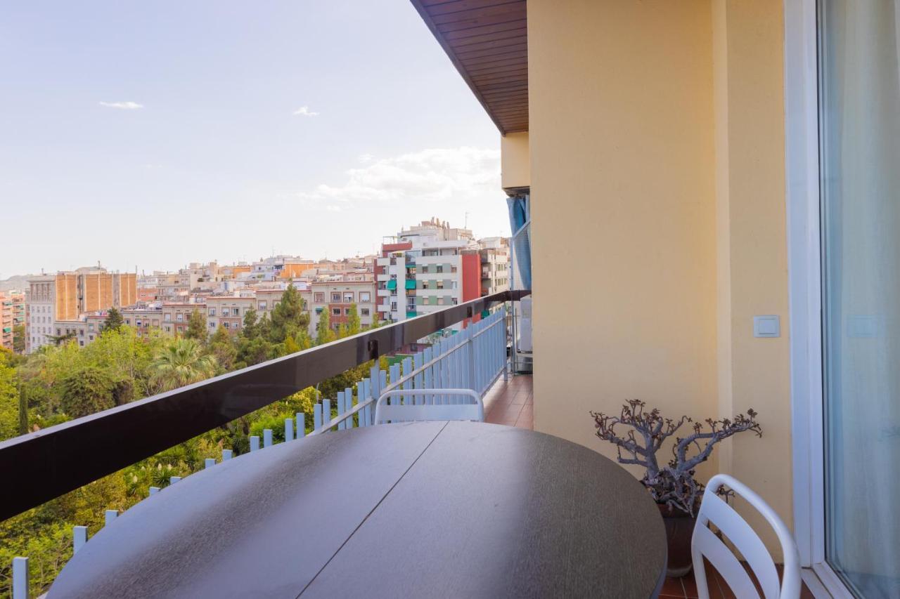 Lodging Apartments Guell Gaudi Barcellona Esterno foto